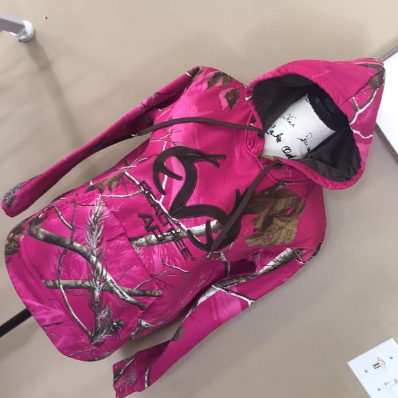 Realtree Tops - Realtree AP hot pink hoodie size women small